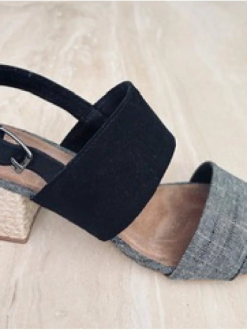TOMS SUEDE / CHAMBRAY SANDALS